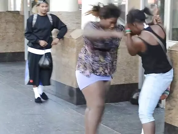 Karo na bbws da xxx mulattoes tare da huluna.