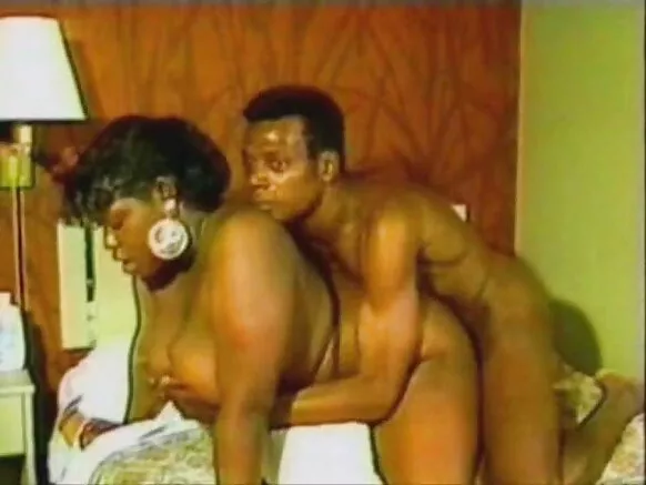 Wani mutumi da wata katuwar kanwarsa ya cire mata video xxx, bakar jaki ya taimaka mata.