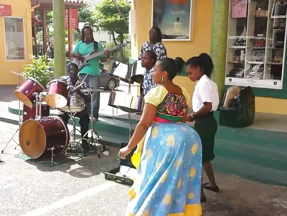 A halin yanzu jima'i da manyan jakuna a Ghana da bakar mace jaki.